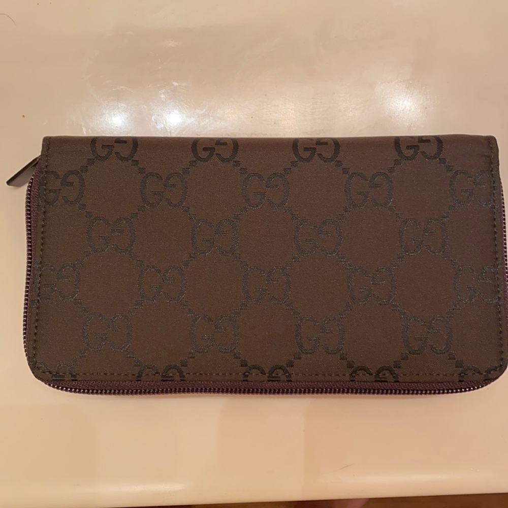 Gucci wallet